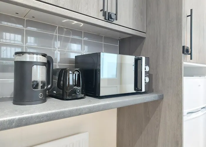 A New Apartment Near City Centre Titanic And Bus Stop Cozy Stay At Amber Lodge