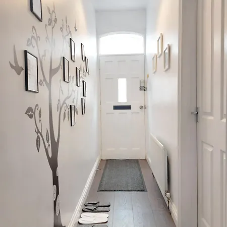 A New Apartment Near City Centre Titanic And Bus Stop Cozy Stay At Amber Lodge Belfast Exterior photo