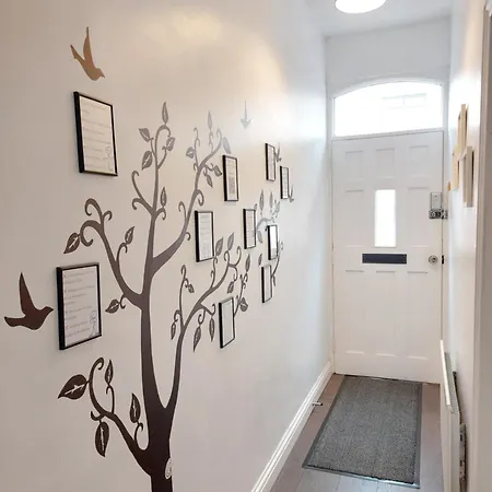 A New Apartment Near City Centre Titanic And Bus Stop Cozy Stay At Amber Lodge Belfast Exterior photo