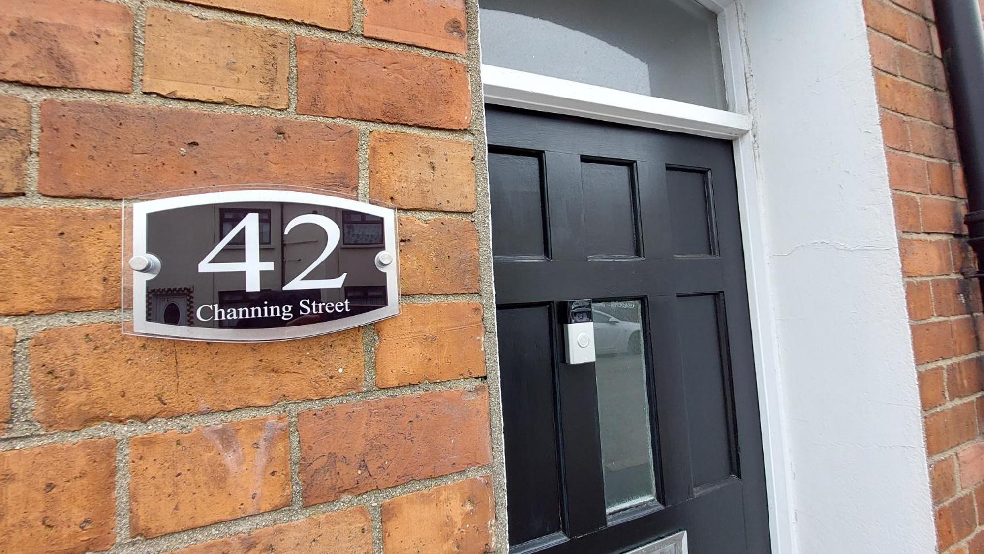 Appartement A New Near Centre Titanic And Bus Stop Cozy At Amber